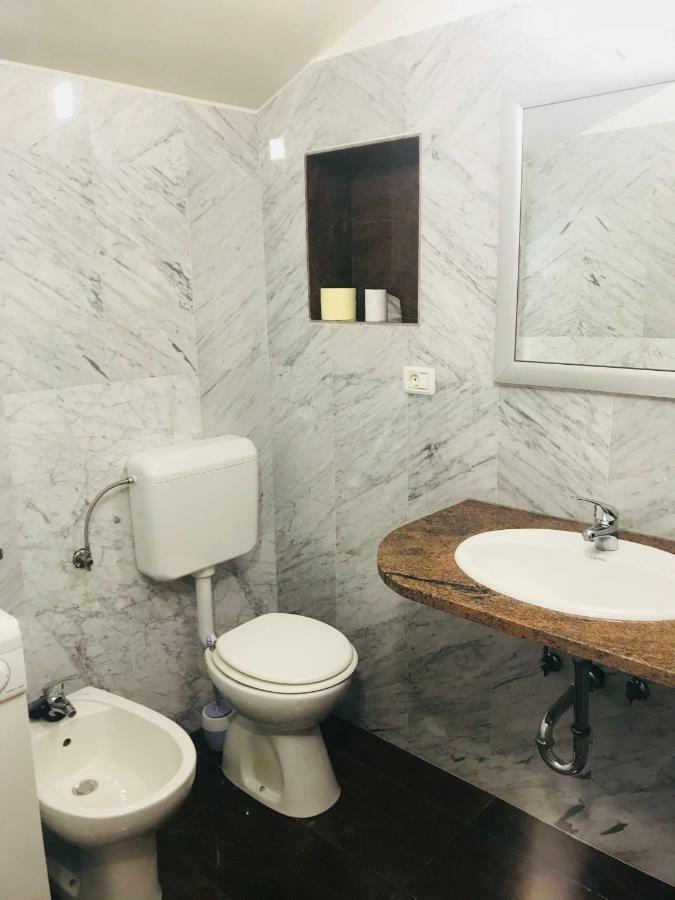 Cezarji Apartments Vidovic מראה חיצוני תמונה